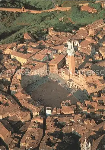 Siena Piazza del Campo e Palazzo Comunale veduta aerea Kat. Siena