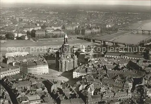 Dresden Neumarkt Frauenkirche Bruecken Neustadt vor der Zerstoerung 1945 Fliegeraufnahme Kat. Dresden Elbe