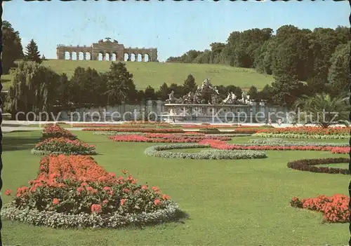 Wien Schoenbrunn Parkanlage mit Gloriette und Neptunbrunnen Kat. Wien