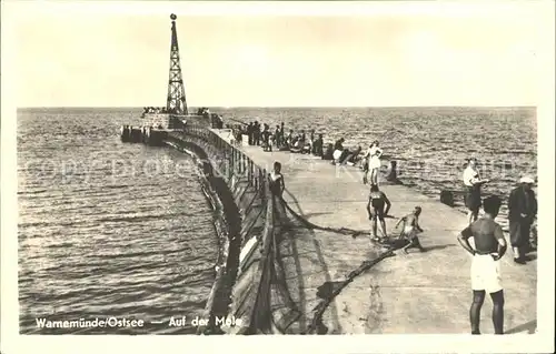 Warnemuende Ostseebad Auf der Mole  Kat. Rostock