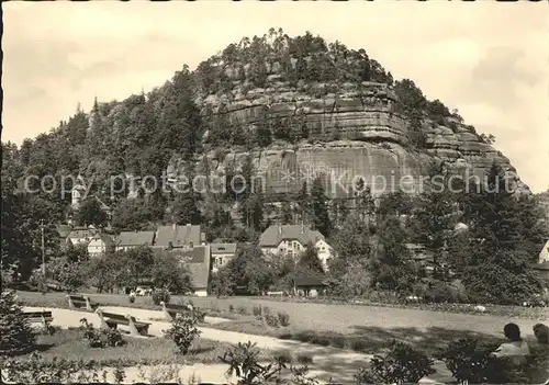 Oybin Kirche und der Berg Kat. Kurort Oybin