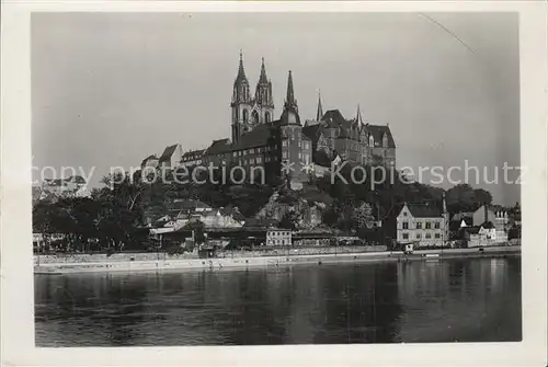 Meissen Elbe Sachsen Blick ueber die Elbe zum Burgberg Albrechtsburg Dom Kat. Meissen