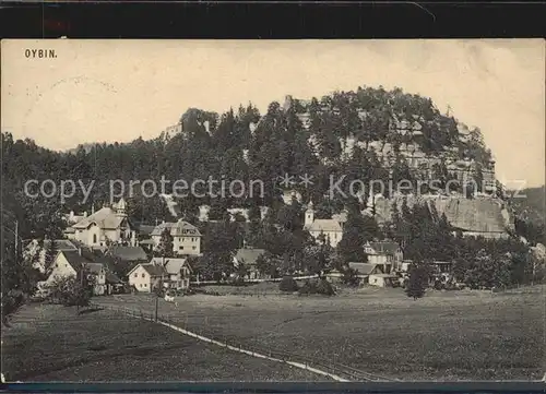 Oybin Ortsansicht mit Kirche Berg Oybin Zittauer Gebirge Kat. Kurort Oybin