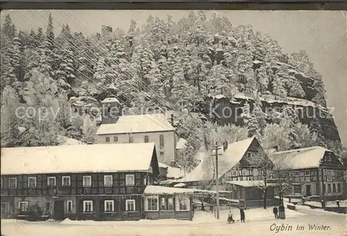 Oybin Ortsansicht mit Kirche Berg Oybin Zittauer Gebirge im Winter Kat. Kurort Oybin