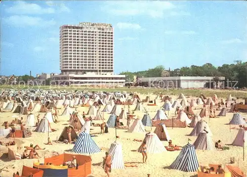 Warnemuende Ostseebad Strand mit Hotel Neptun Kat. Rostock