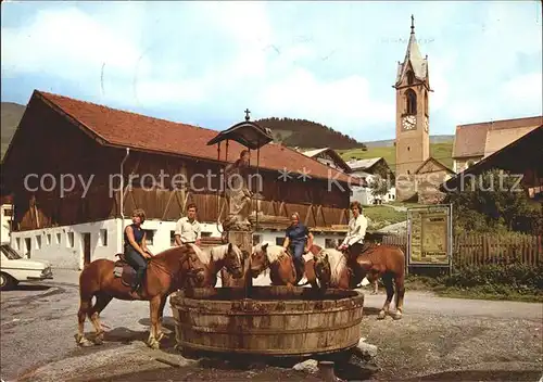 Serfaus Tirol Dorfpartie Brunnen Kirche Reiter Haflinger Kat. Serfaus