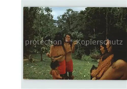 Iquitos Yagua Frauen mit Kind / Iquitos /