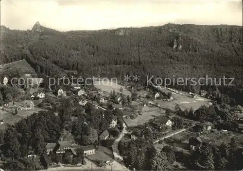 Oybin Blick vom Berg auf den Ort und den Scharfenstein Kat. Kurort Oybin