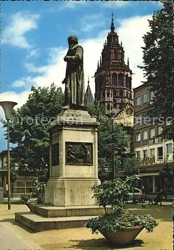 Mainz Rhein Gutenbergdenkmal und Dom