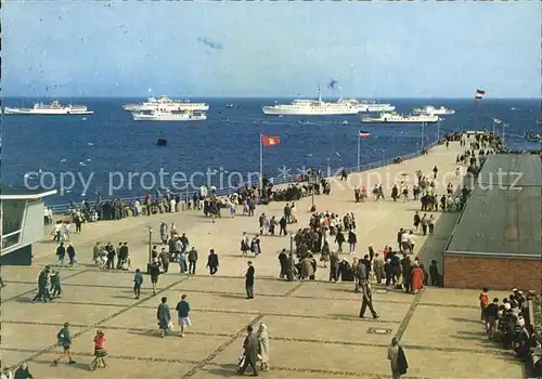 Helgoland Landungsbruecke und Reede / Helgoland /Pinneberg LKR