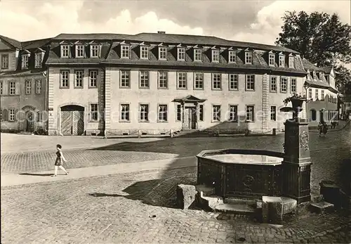 Weimar Thueringen Goethehaus am Frauenplan mit Brunnen Kat. Weimar