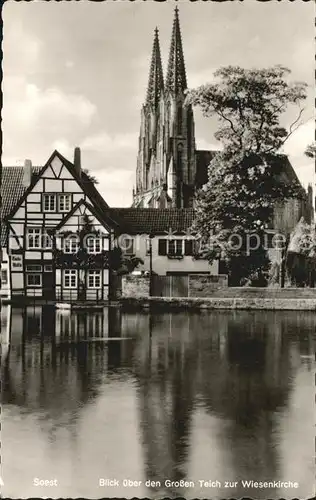 Soest Arnsberg Blick ueber den grossen Teich zur Wiesenkirche / Soest /Soest LKR