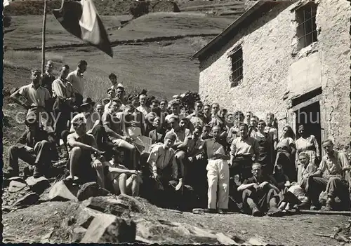 Locarno TI Gruppenbild Berghaus / Locarno /Bz. Locarno