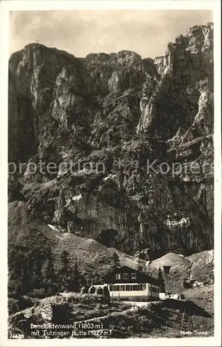 Tutzingerhuette mit Benediktenwand Berggasthof Alpenverein Schutzhuette Bayerische Voralpen Kat. Tutzing