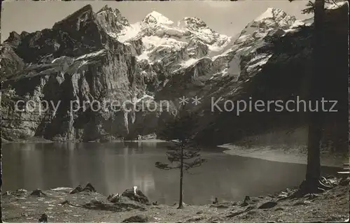Kandersteg BE oeschinensee mit Bluemlisalp Fruendhorn Doldenhorn Bergsee Berner Alpen Kat. Kandersteg