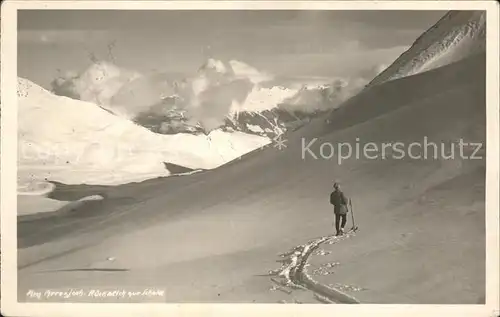 Samnaungruppe Skitour am Arrezjoch Rueckblick zur Scheid