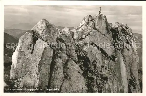 Kampenwand Chiemgau Hauptgipfel mit Hangelplatte Gipfelkreuz Chiemgauer Alpen Kat. Aschau i.Chiemgau
