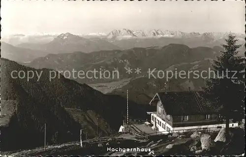 Hochgernhaus mit Alpenpanorama / Unterwoessen /Traunstein LKR