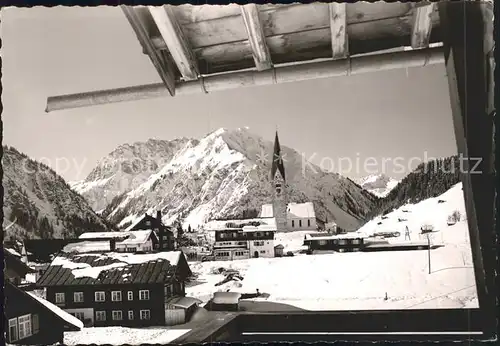 Mittelberg Kleinwalsertal Ortsblick mit Kirche Kat. Oesterreich