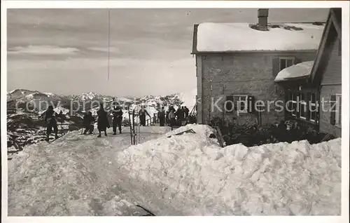 Nebelhorn Edmund Probst Haus Sonnenterrasse Skifahrer Kat. Oberstdorf