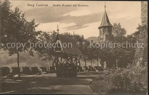 Cochem Mosel Burg Cochem Grosser Burghof Brunnen  Kat. Cochem
