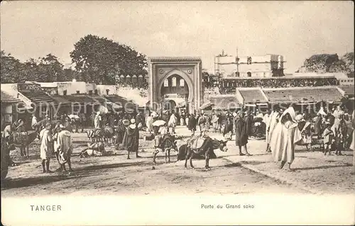 Tanger Tangier Tangiers Porte Grand soko / Marokko /