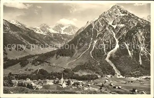 Mittelberg Kleinwalsertal mit Hochgehren Schuesser Fiderepass Elfer und Zwoelferkopf Kat. Oesterreich