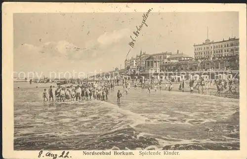 Borkum Nordseebad Spielende Kinder am Strand