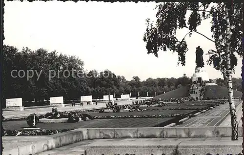 Treptow Berlin Sowjetisches Ehrenmal Denkmal / Berlin /Berlin Stadtkreis