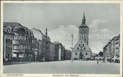 Deggendorf Donau Stadtplatz mit Rathaus Kat. Deggendorf
