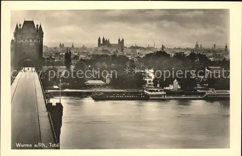 Worms Rhein Panorama mit Rheinbruecke und Dom