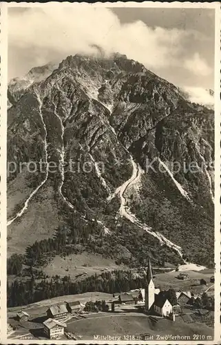 Mittelberg Kleinwalsertal mit Zwoelferhorn Kat. Oesterreich