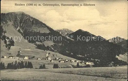 Riezlern Kleinwalsertal Vorarlberg mit Gehrenspitze Hammerspitze und Elferhorn Kat. Mittelberg