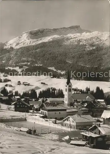 Riezlern Kleinwalsertal Vorarlberg mit Eisplatz und Hoch Ifen Kat. Mittelberg