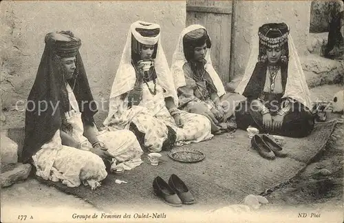 Alger Algerien Groupe de Femmes des Ouled Nails / Algier Algerien /