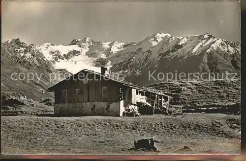 Frauenkirch GR Schuerlihuette mit Piz Grialetsch und Scalettahorn / Davos /Bz. Praettigau-Davos