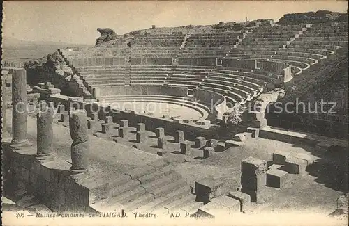 Timgad Ruines romaines Theatre Ruinen Amphitheater Antike Staette Kat. Algerien