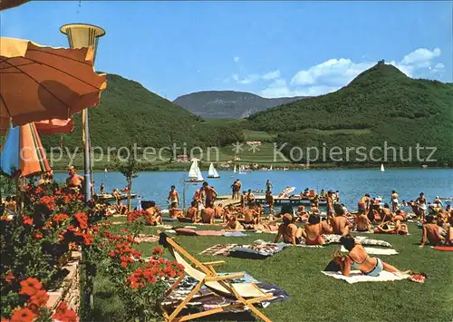 Kalterer See Suedtirol Lago di Caldaro presso Bolzano Segelboote / Kaltern an der Weinstrasse /Bolzano