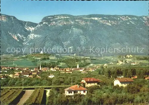 Eppan Suedtirol Weinstrasse Berge Dorf Kat. Italien