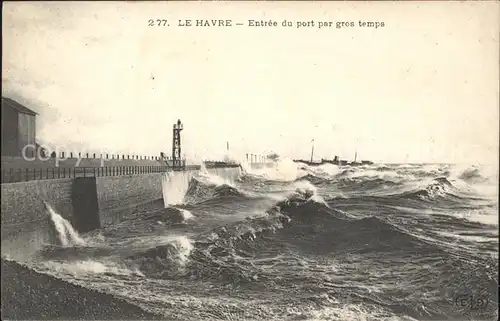 Le Havre Entree du port par gros temps Sturm Brandung Kat. Le Havre