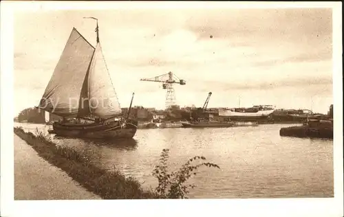 Velsen Hafen Segelschiff Fischerboot Kran