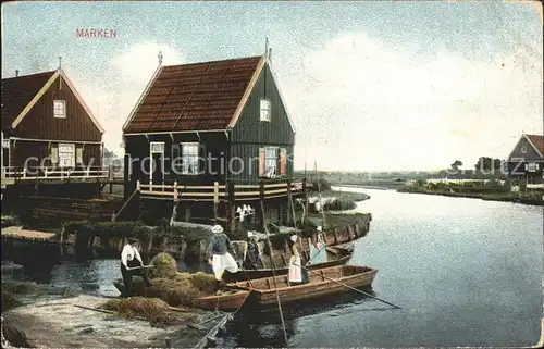 Marken Niederlande Wohnhaeuser der Insel Boot Wasserstrasse Kat. Niederlande