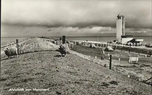 Afsluitdijk met Monument Deich Schafe Kat. Niederlande