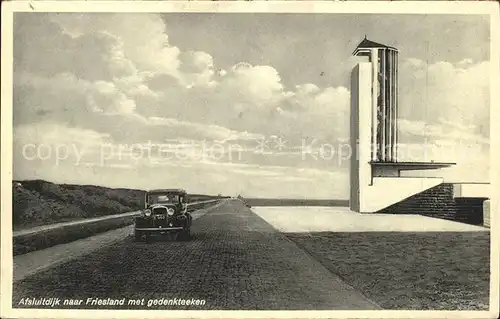 Wieringen Afsluitdijk naar Friesland met gedenkteeken Automobil Denkmal Kat. Niederlande