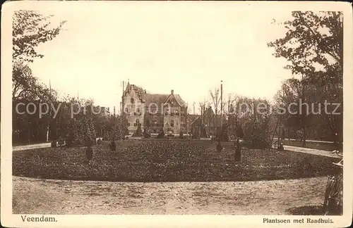 Veendam Plantsoen met Raadhuis Kat. Niederlande