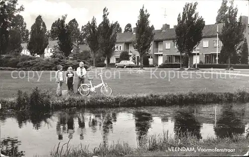 Veendam Voormolenstraat Kinder am Fluss Kat. Niederlande