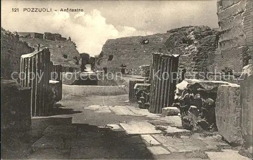 Pozzuoli Anfiteatro Amphitheater Ruinen antike Staette Kat. Napoli Italien