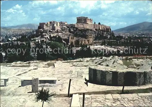 Athenes Athen Blick auf die Akropolis vom Gefaengnis von Sokrates Tempel Antike Kat. Griechenland