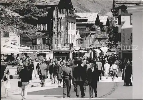 Zermatt VS Dorfstrasse vor dem Seilerhaus Kat. Zermatt