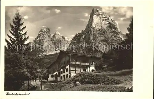 Hinterbaerenbad mit Totenkirchl und Haltspitze Unterkunftshaus Deutscher Alpenverein Kat. Kaisertal